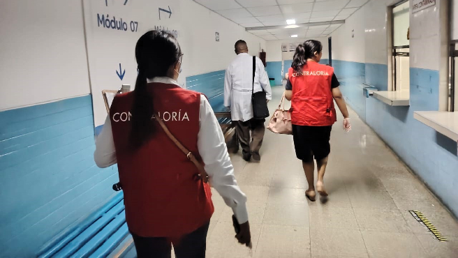 Lambayeque.- Auditores de la Gerencia Regional de Control de Lambayeque realizaron un operativo para verificar la disponibilidad de medicamentos en el Hospital Nacional Almanzor Aguinaga Asenjo y el Hospital II Luis Enrique Heysen Incháustegui. Este esfuerzo busca garantizar que los pacientes reciban atención farmacológica oportuna para su tratamiento y recuperación.