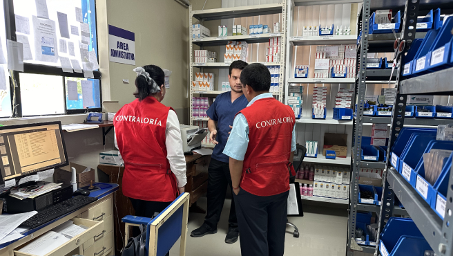 Amazonas- Auditores de la Gerencia Regional de Control de Amazonas realizaron un operativo para verificar la disponibilidad de los medicamentos en el Hospital I "Higos Urco" Chachapoyas y el Hospital I "El Buen Samaritano", con la finalidad de contribuir a que los pacientes reciban una oportuna atención farmacológica para su tratamiento y recuperación.