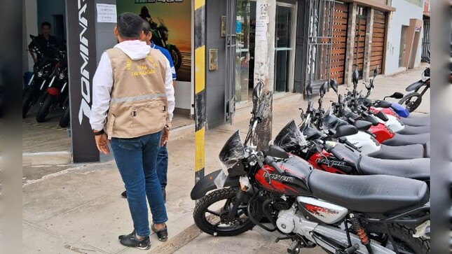 Empresa invadía la vía pública 