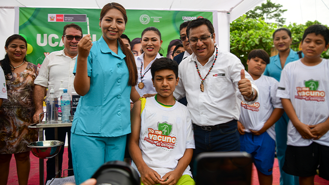 Vacunación contra el dengue