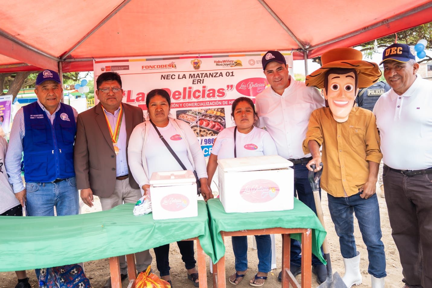 Gobernador regional entrega bombas de pozo profundo a agricultores de La Matanza-Morropón, en su aniversario