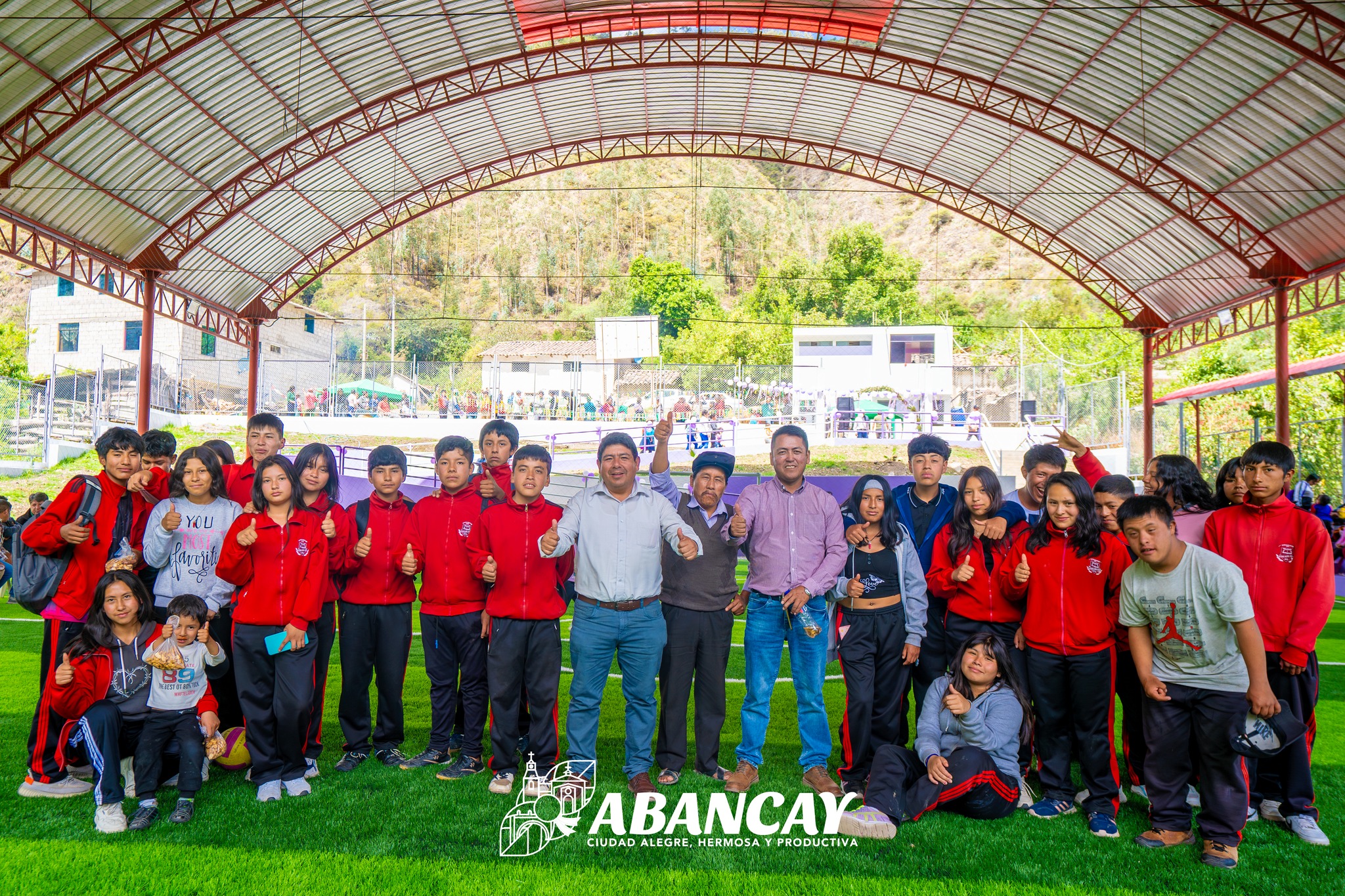 🏀🏐⚽ Alcalde Raúl Peña Impulsa El Deporte Con Nueva Infraestructura En Chalhuani 🏗️✨