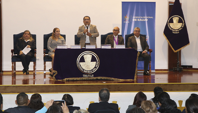 Imagenes del acto y entrega de resolución.