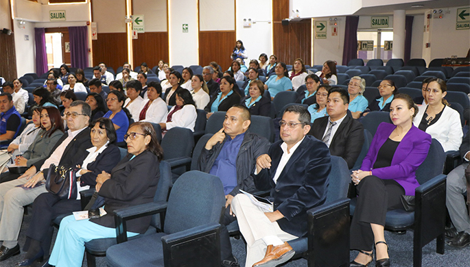 Imagenes del acto y entrega de resolución.