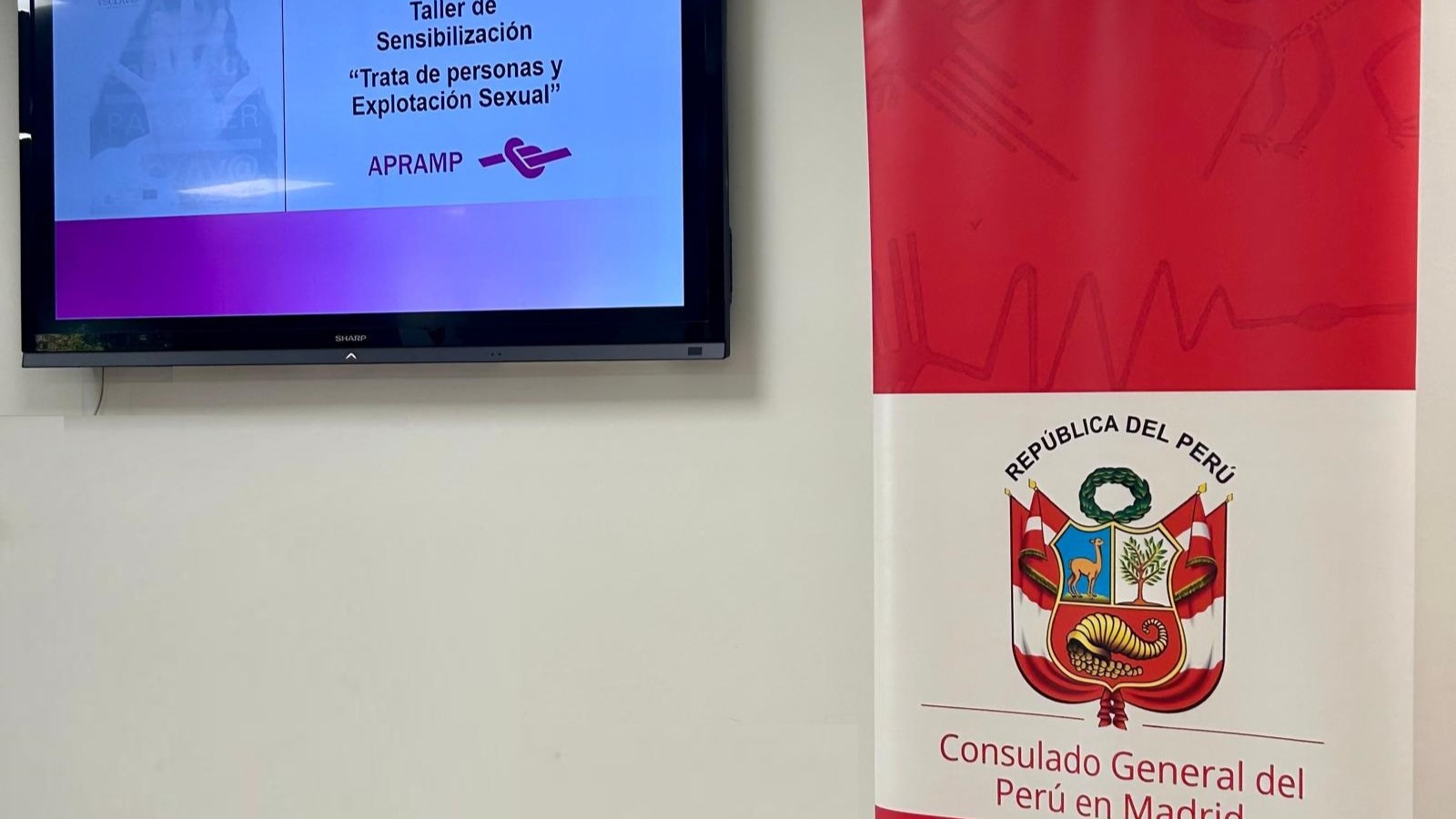 Brindar charla de sensibilización a la comunidad peruana en Madrid sobre la trata de personas y explotación sexual