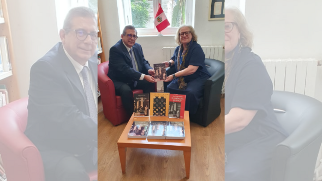 Embajada del Perú en Argelia promueve la lectura con donación de libros al Instituto Cervantes de Argel