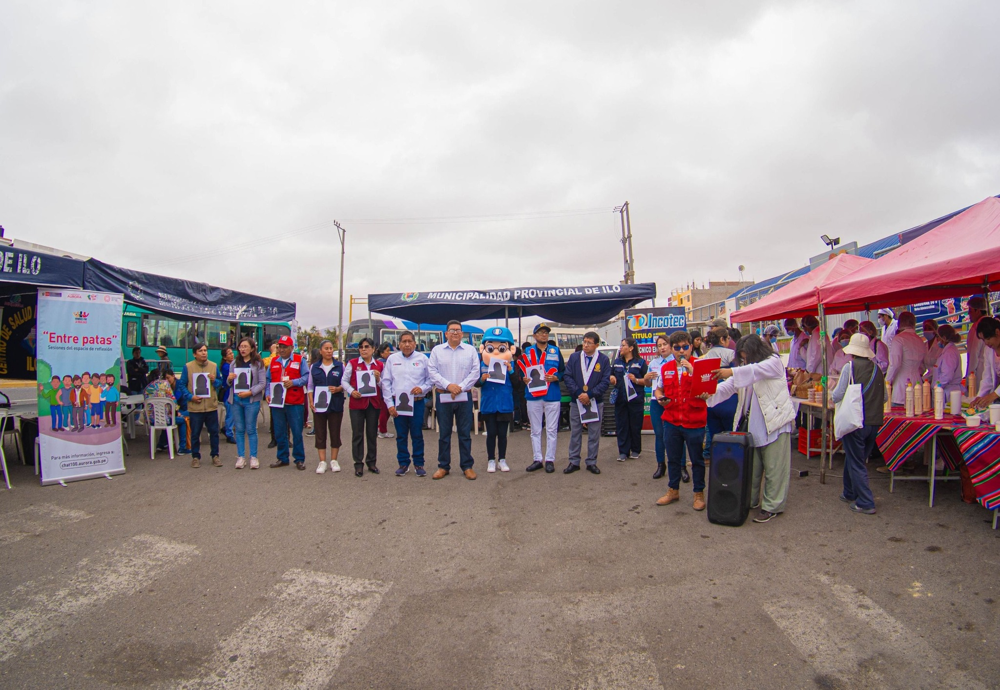 Este importante evento se desarrolló en el frontis del Campo Ferial para orientar a la población en los servicios que brindan los organismos para educar, prevenir y recibir denuncias sobre violencia a poblaciones vulnerables.