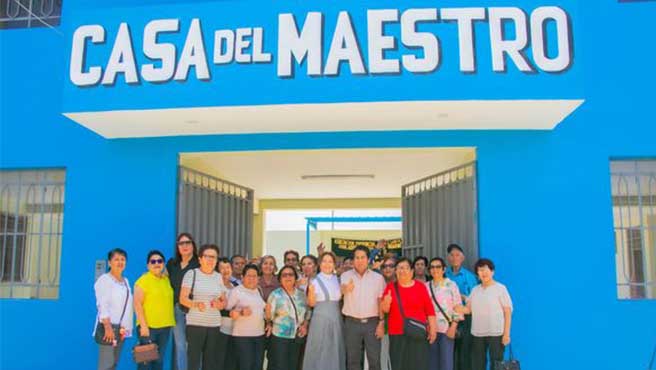 Alcalde inaugura moderna infraestructura de la casa del maestro