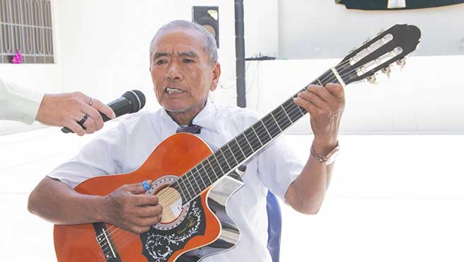 Alcalde inaugura moderna infraestructura de la casa del maestro