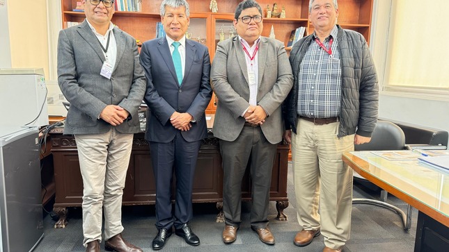 Fotografía protocolar de la reunión. 
