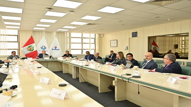 El Superintendente Nacional, Victor Mejía, señaló que, teniendo como base la mejora continua y las mejores prácticas internacionales, la gestión de la institución se centrará en tres líneas maestras: la seguridad jurídica, la transformación digital y la fiscalidad internacional.