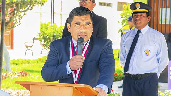 Ceremonia de Izamiento de Banderas en conmemoración a la proclamación universal de los derechos del niño.
