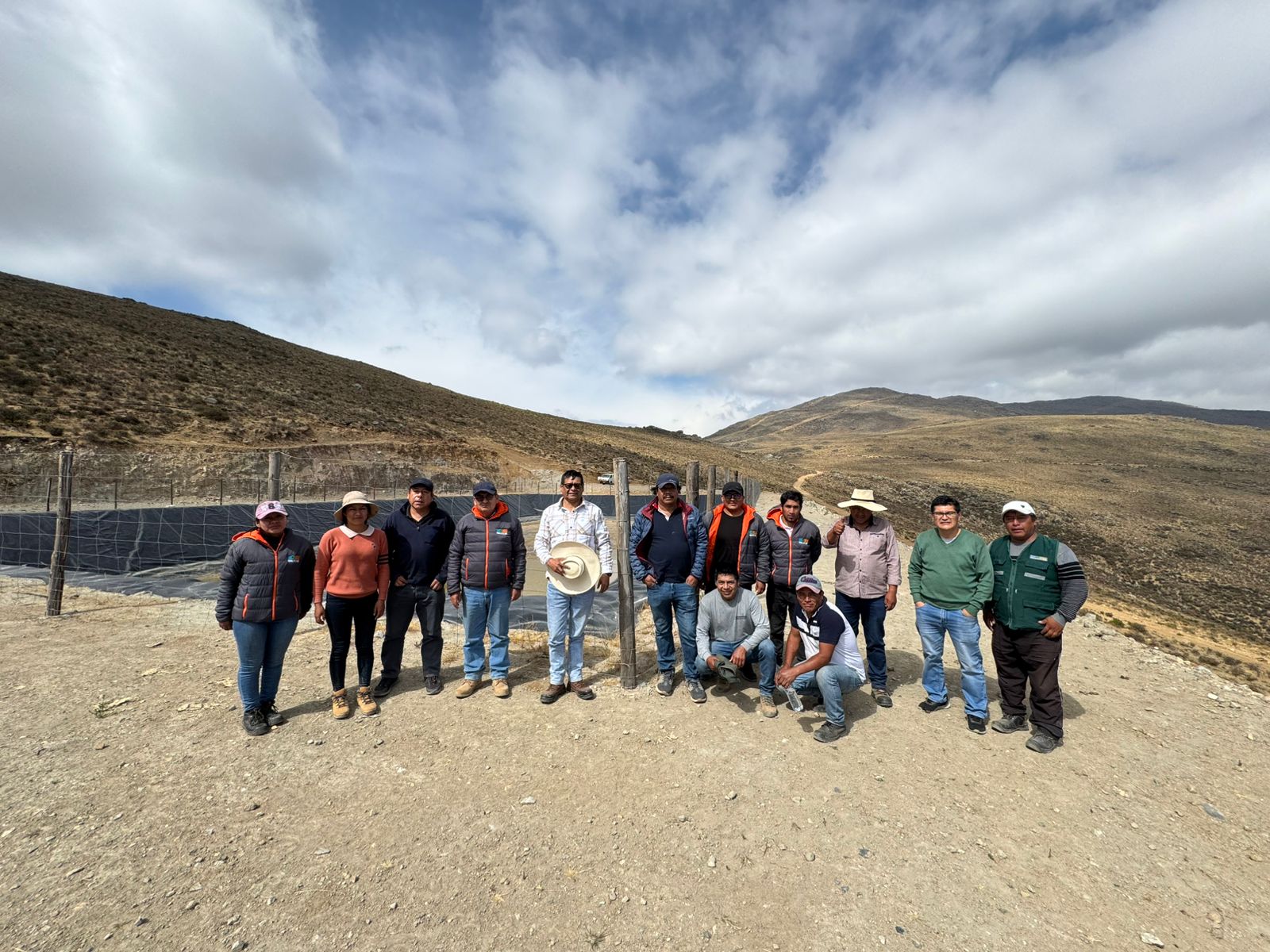Fotografía del equipo técnico de la Mancomunidad Regional de Los Andes en campo.