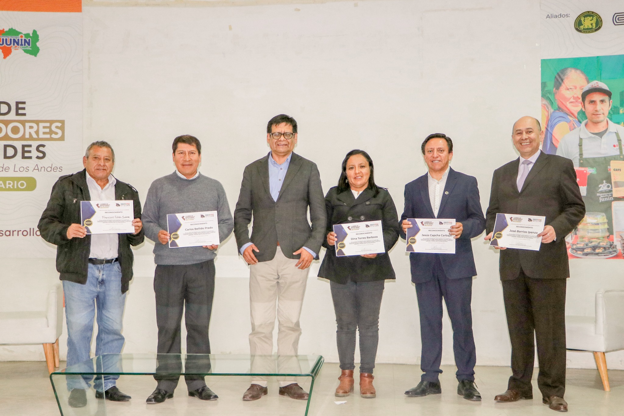 Fotografía de los emprendedores en el ámbito de la MRDLA.
