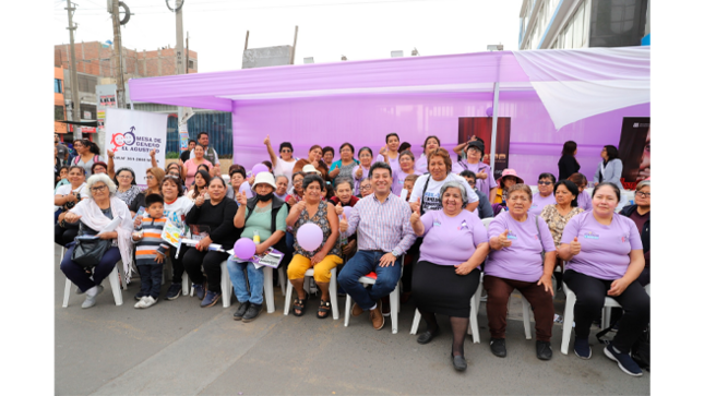 Cientos de mujeres del distrito participaron en la Feria Informativa por la Igualdad