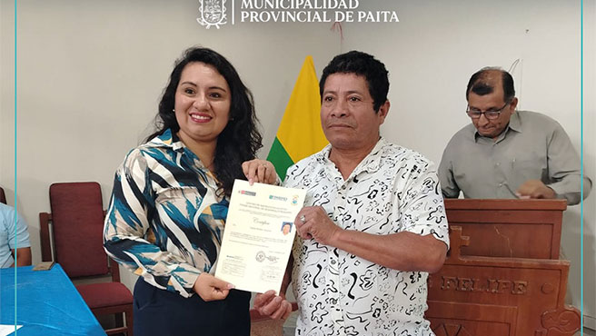Municipalidad entregó certificados de capacitación a pescadores artesanales de Vichayal.