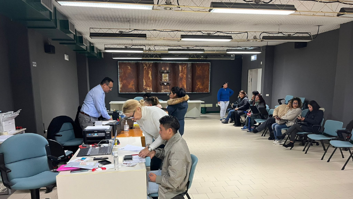 Consulado General del Perú en Roma atiende a compatriotas en Perugia