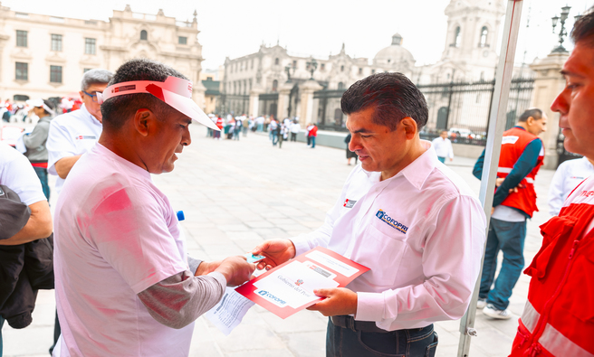 Junto al ministro de Vivienda, Durich Whittembury, mandataria otorgó títulos de propiedad para más de 217 mil peruanos y peruanas. A la fecha, el gobierno ha entregado 101,033 títulos.