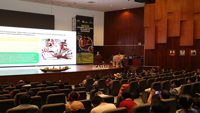 Magistrado del TC Gustavo Gutiérrez Ticse participó en la Primera Cumbre Nacional de Pueblos Indígenas que se realiza en Ucayali
