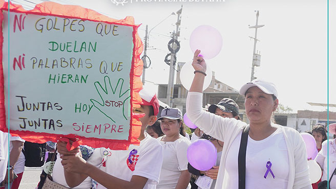 Multitudinaria marcha paiteña para rechazar la violencia contra las mujeres.