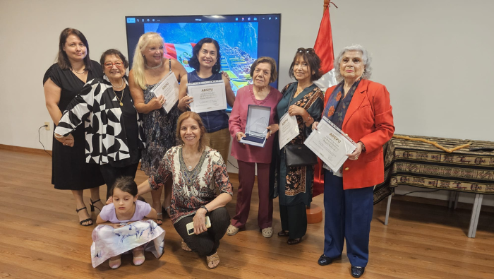 Conmemoran el 30.° aniversario de la Asociación de Damas Peruanas en Uruguay