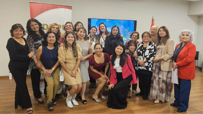 Conmemoran el 30.° aniversario de la Asociación de Damas Peruanas en Uruguay