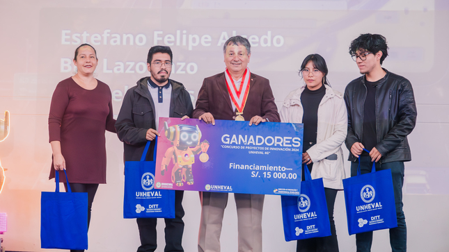Premiación a ganadores 