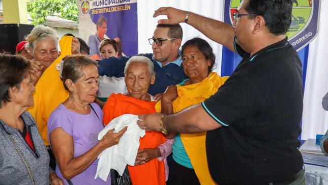 El alcalde Cesar Vidaurre Floridas realizó una emotiva entrega de donaciones a los usuarios del Centro Integral del Adulto Mayor - CIAM Belén