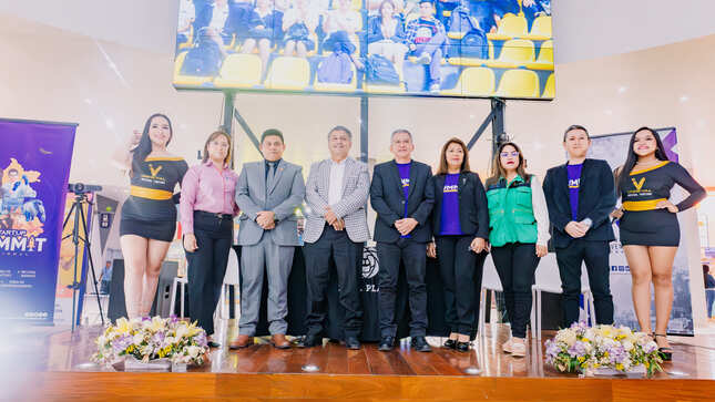 Participantes de la conferencia de prensa 