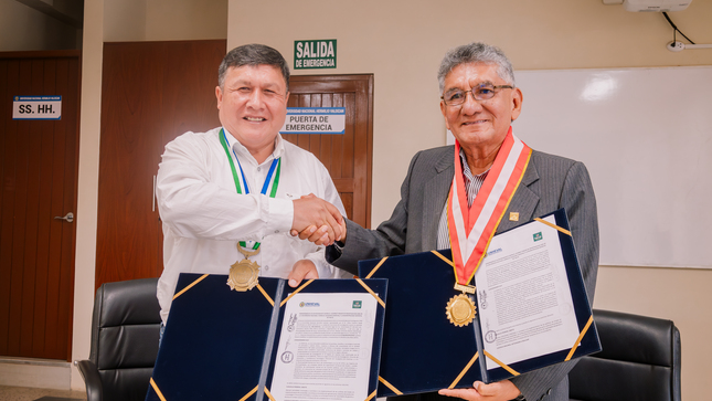 Alcalde de Yacus y el vicerrector de investigación