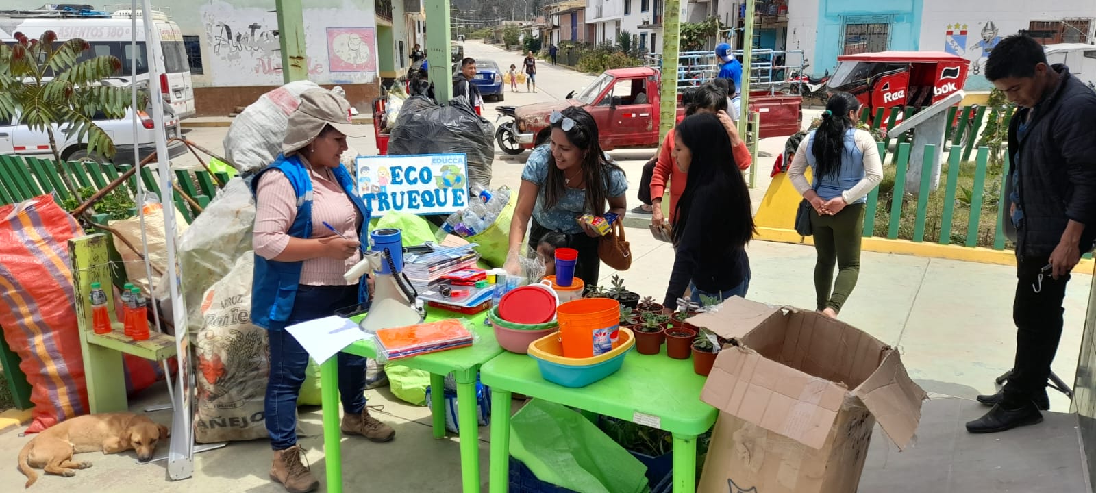 Programa Municipal EDUCCA realiza campaรฑas de Eco Trueque
