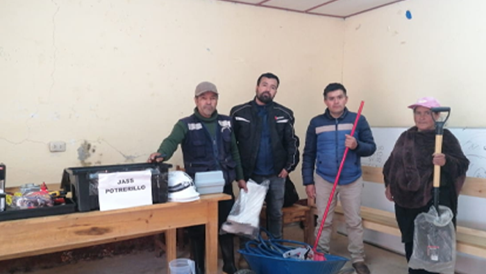 Entrega de kits y herramientas