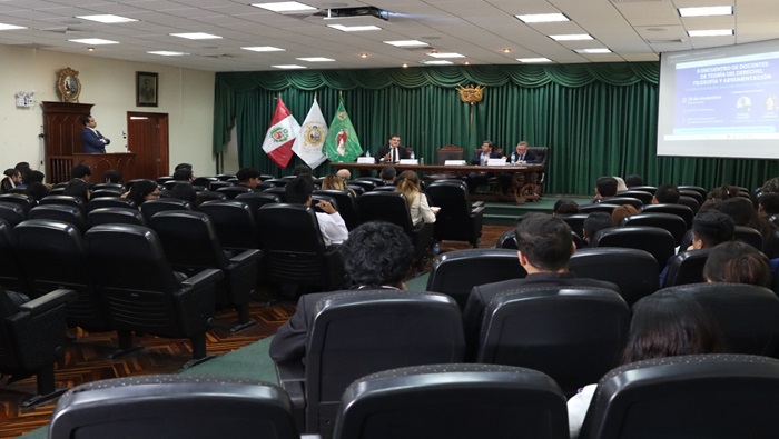 CEC del TC coorganizó el II Encuentro de Docentes de Teoría del Derecho, Filosofía y Argumentación realizado en la UNMSM