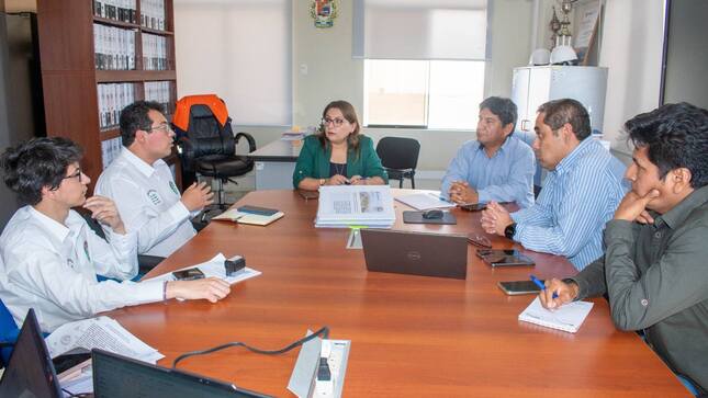Funcionarios coordinan ejecución del tramo norte del malecón costero
