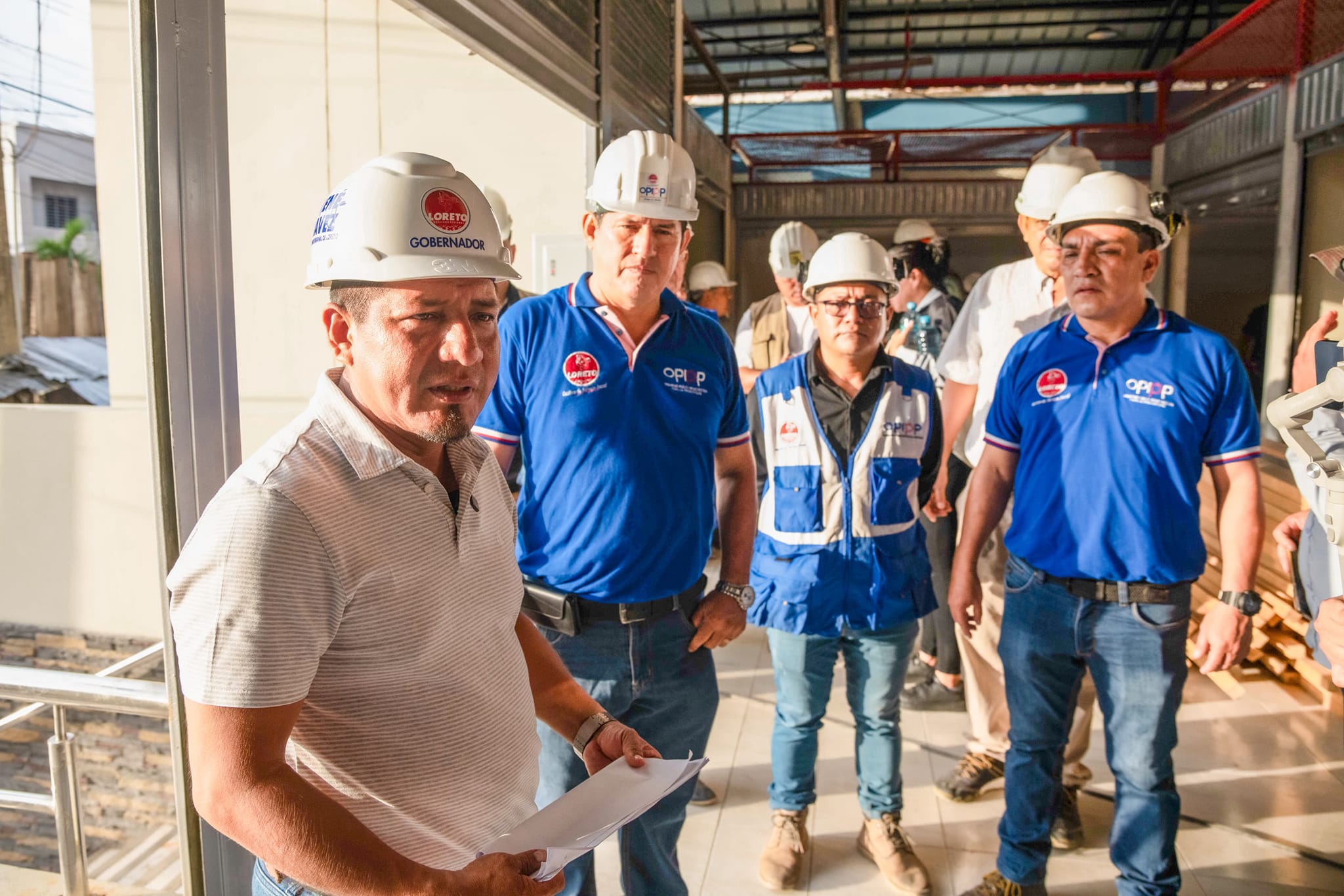 Gobernador Dr. René Chávez inspecciona avance de más del 80% de construcción del Mercado de Productores
