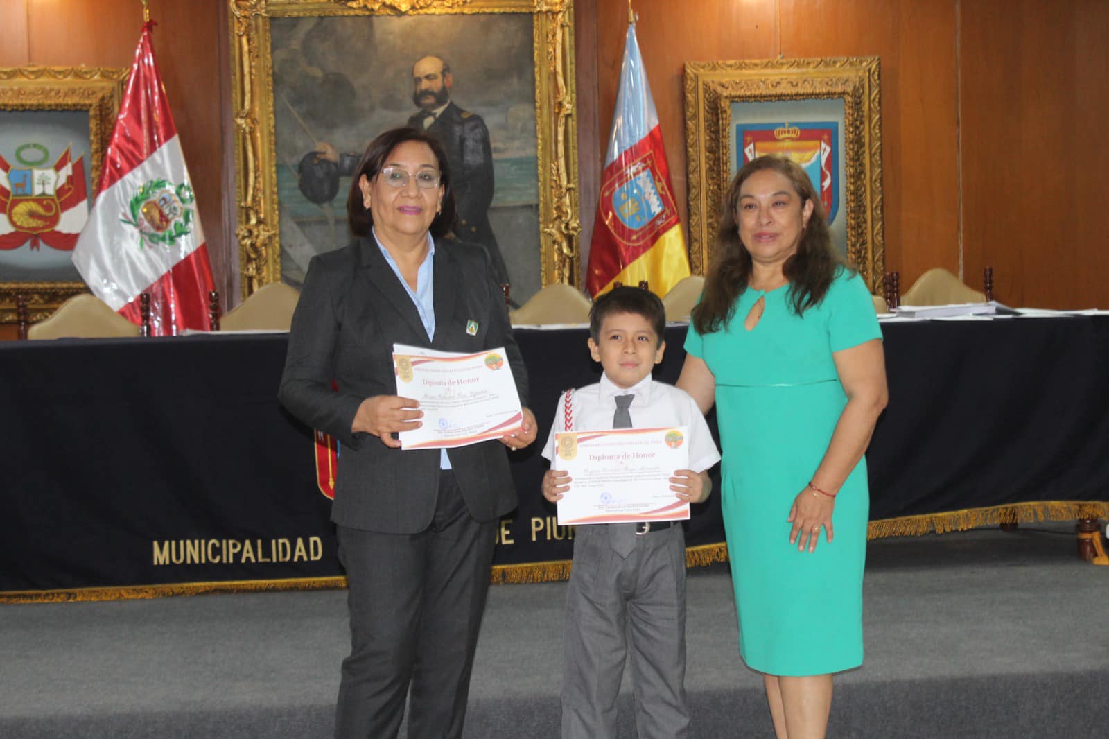 Ceremonia de reconocimiento de logros escolares – UGEL Piura