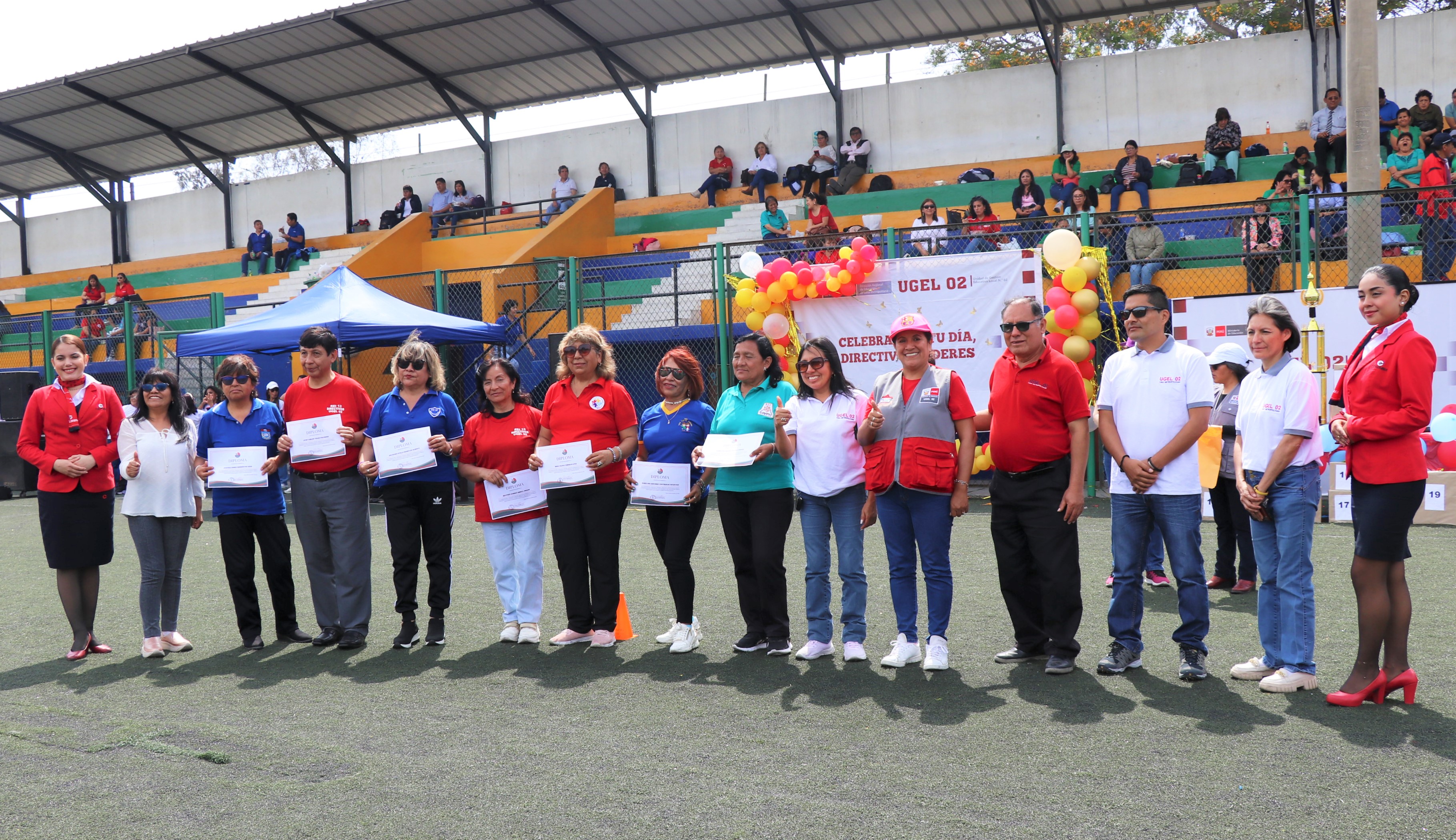 entrega de diplomas a docentes cesados