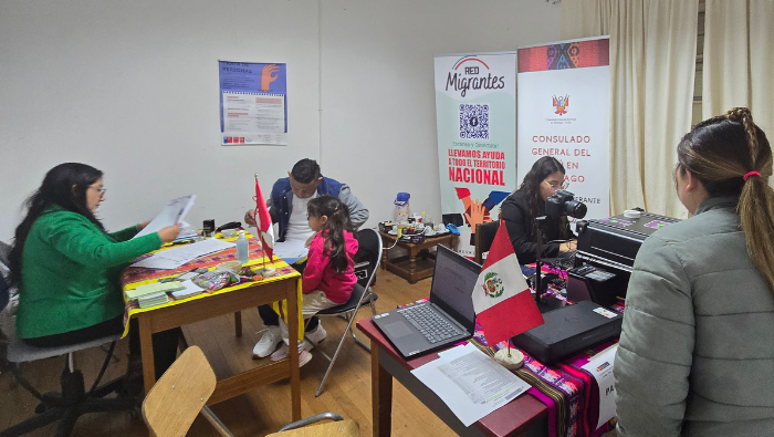 Acercan servicios consulares a la comunidad peruana en Puerto Montt