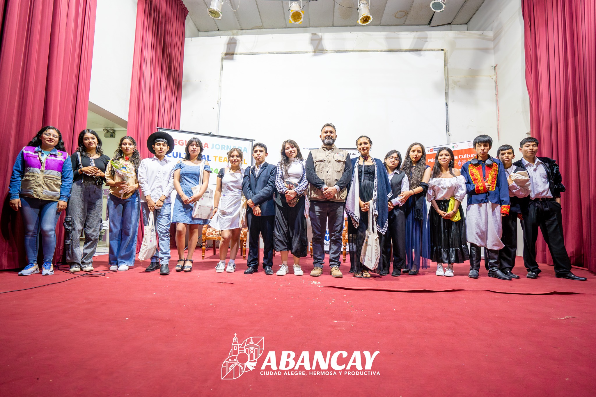 🎭✨ Talento Y Cultura Brillaron En La II Jornada Cultural Teatral En Abancay ✨🎭
