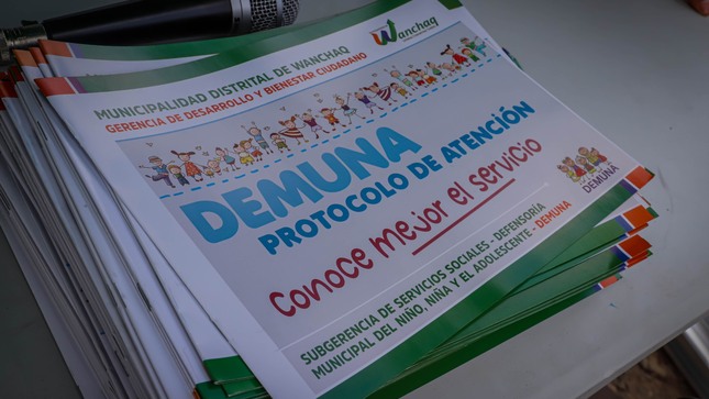En una feria informativa y de sensibilización, capacitamos a niños, niñas y adolescentes en temas como derechos, trata de personas, bullying, ciberbullying y riesgos de redes sociales.