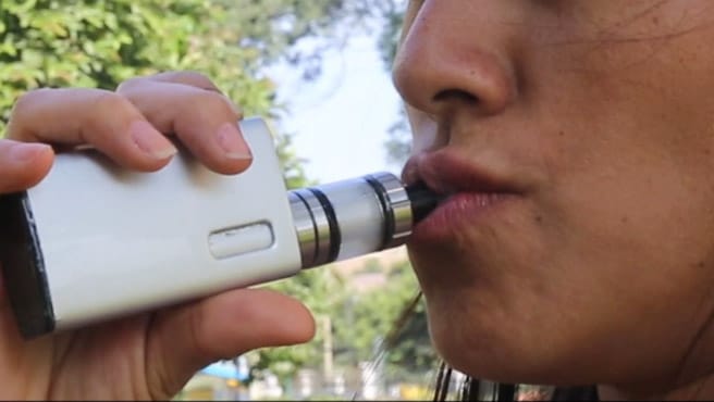 Minsa: vapeo causa daño pulmonar, riesgo cardiovascular y afecta el desarrollo del cerebro en los adolescentes