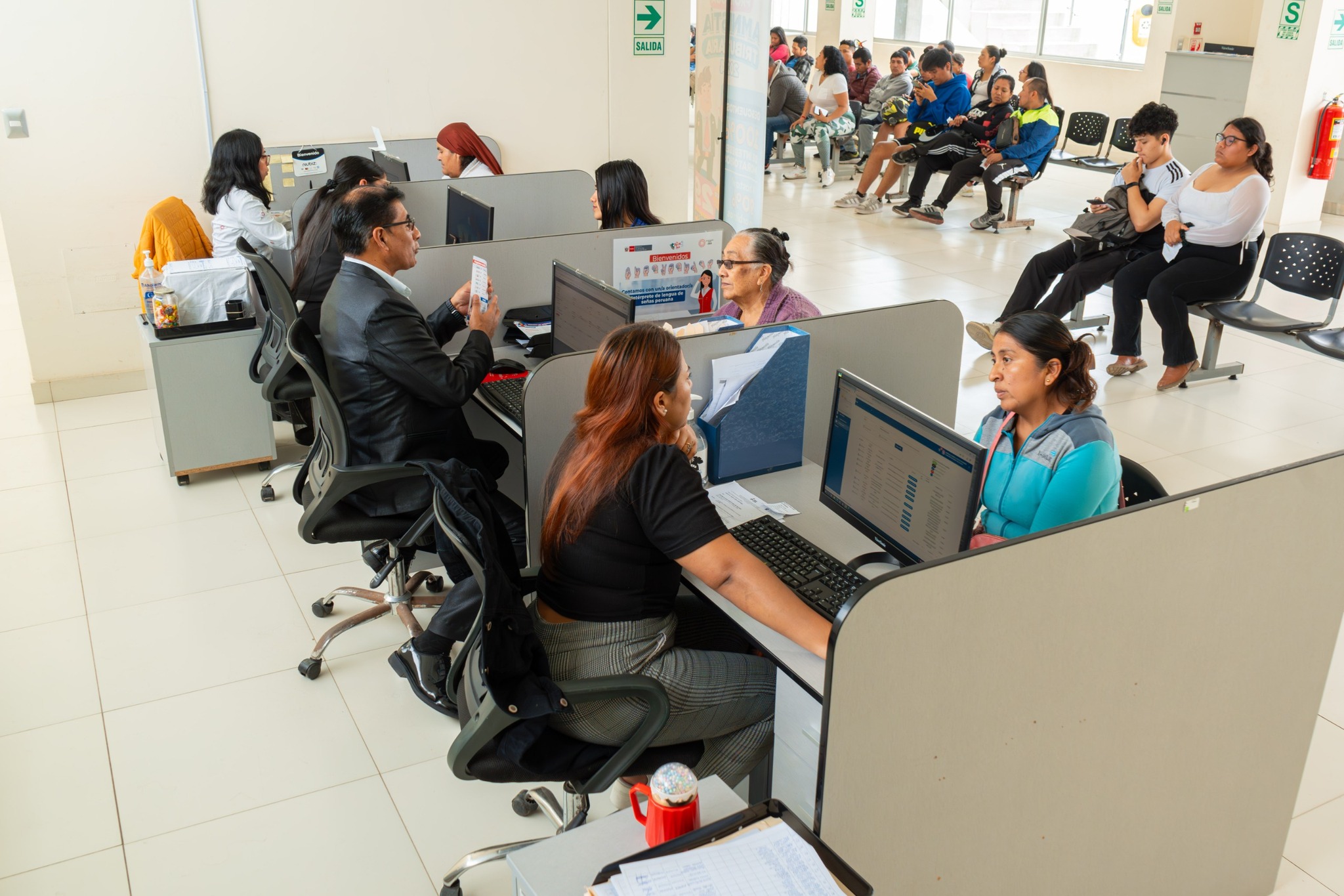 Oficinas municipales de Ventanilla te esperan para trámites, pagos y consultas con atención eficiente y cercana 🏢✔️.