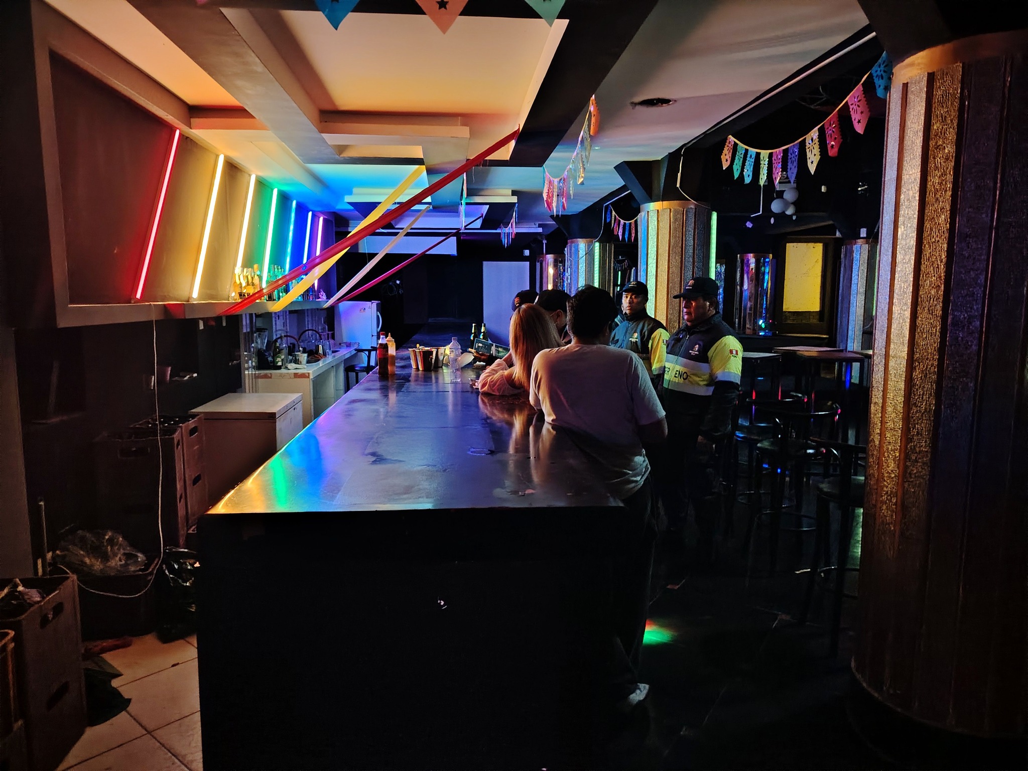 En operativo decomisan bienes y clausuran bar clandestino XOXO