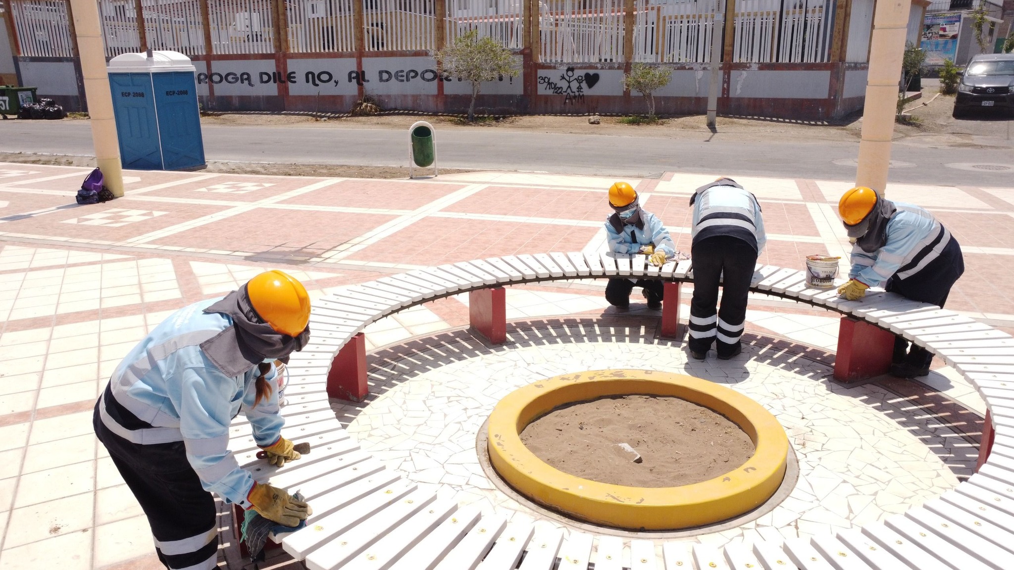 Desde la Urb. Magisterio el alcalde provincial de Ilo, Abg. Humberto Tapia Garay, dio la bienvenida a las integrantes del programa "Mujeres a la obra"