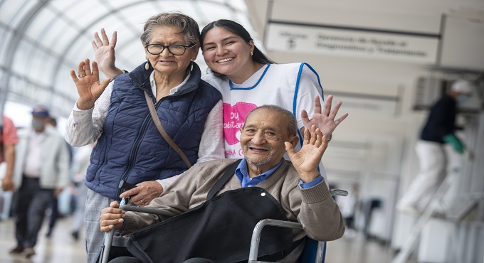 Más de 1,300 voluntarios brindan atención de calidad a asegurados en todo el país