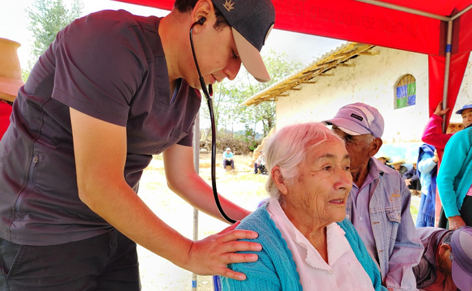 Compromiso con la salud y bienestar de nuestros adultos mayores