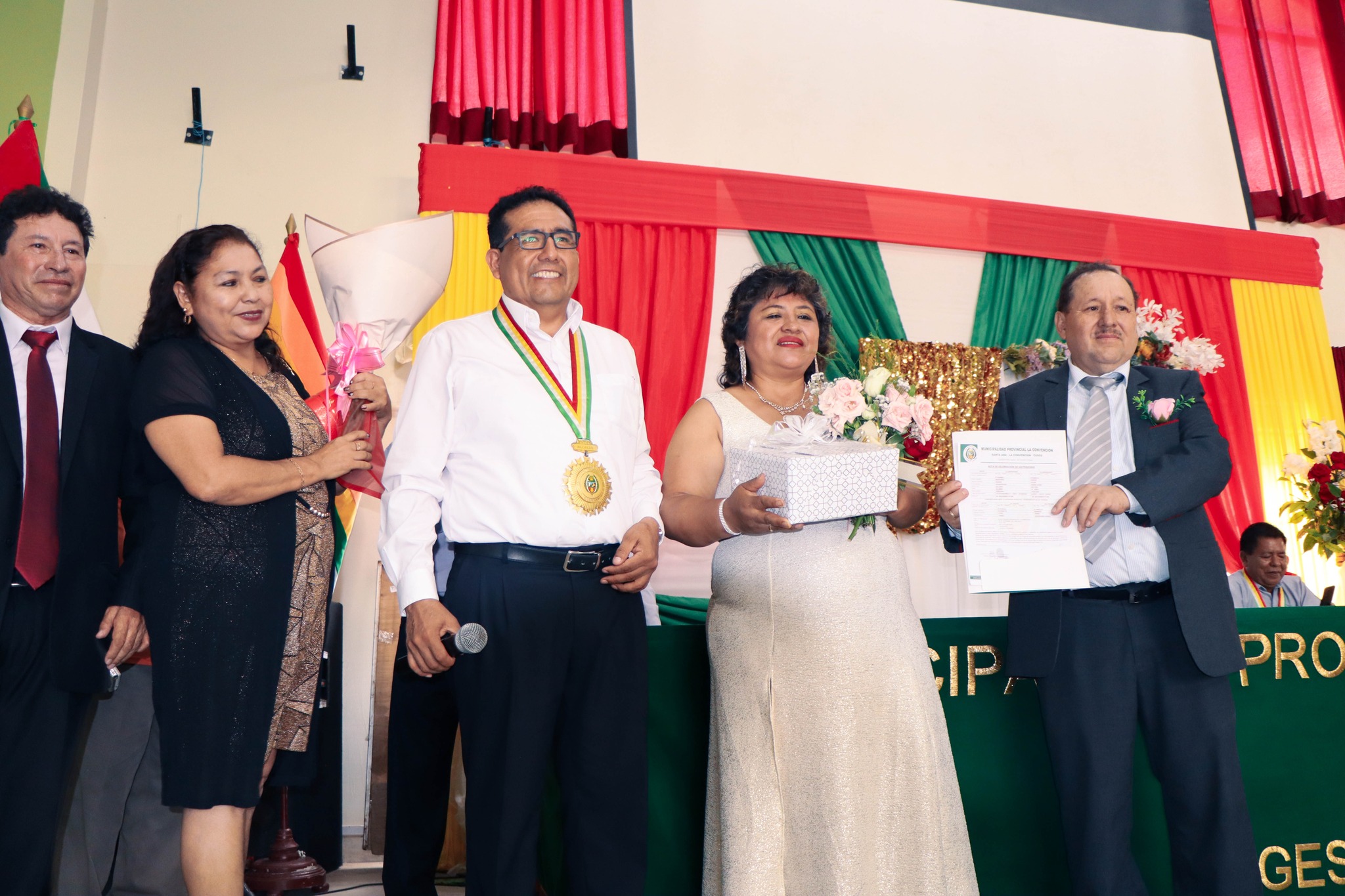 Se llevó a cabo la ceremonia de matrimonio civil comunitario con la presencia del alcalde