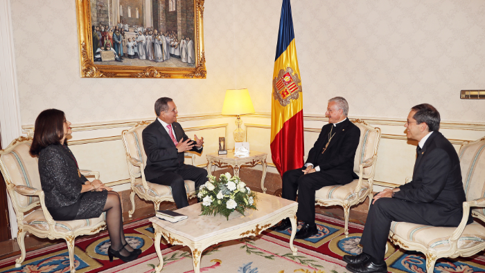Embajador peruano Luis Iberico presenta cartas credenciales ante el copríncipe episcopal del Principado de Andorra