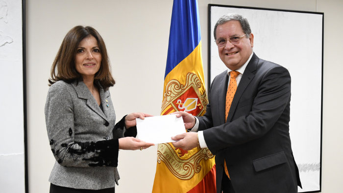 Embajador peruano Luis Iberico presenta cartas credenciales ante el copríncipe episcopal del Principado de Andorra