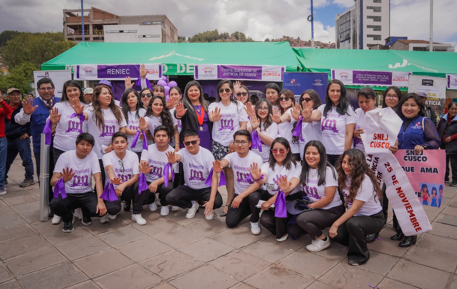 Corte Superior de Justicia de Cusco reafirma su compromiso con la lucha contra la violencia hacia las mujeres en feria informativa